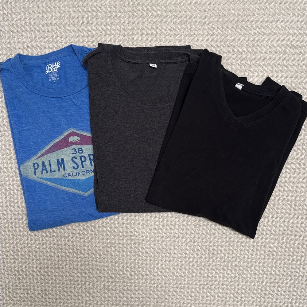 Bundle of 3 T-Shirts - Size Large